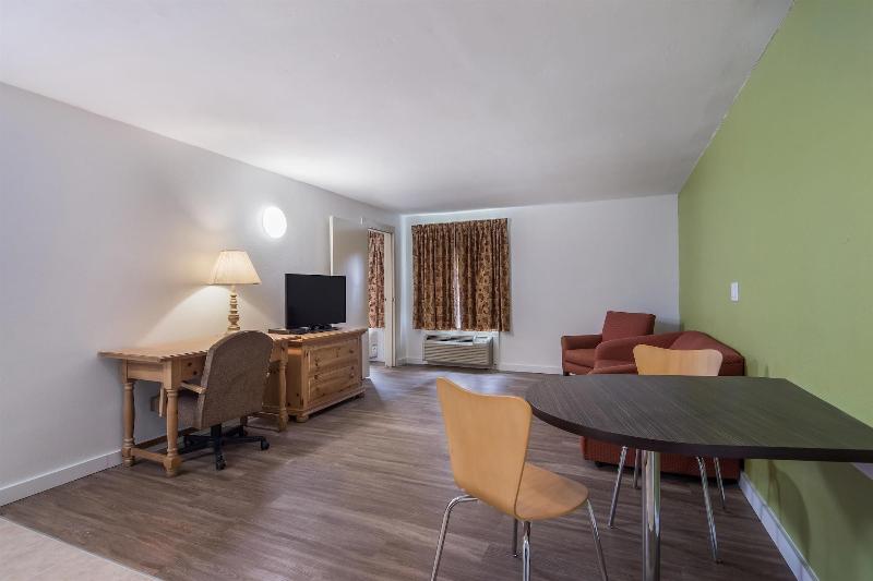 Motel 6 Oriskany Ny image