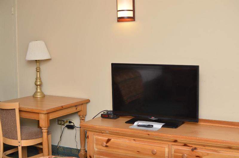 Motel 6 Oriskany Ny image