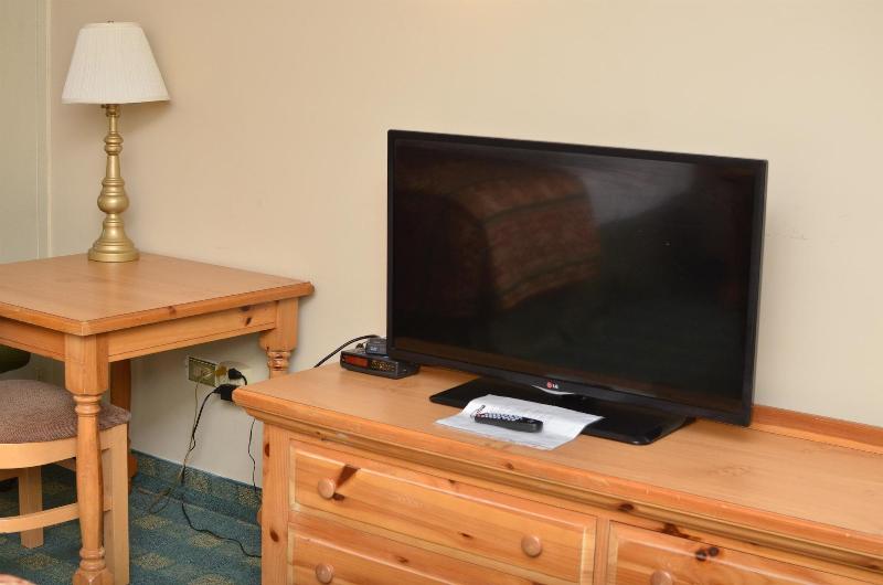 Motel 6 Oriskany Ny image