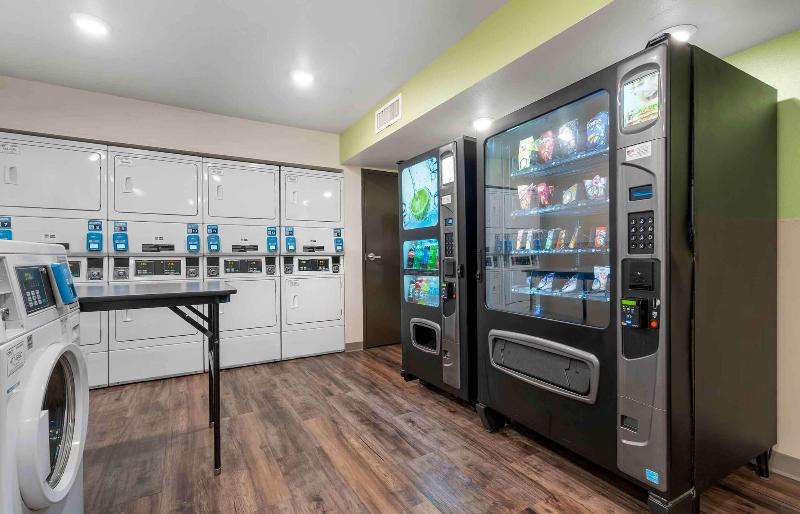 Woodspring Suites Orlando Airport image