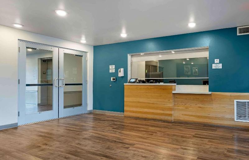 Woodspring Suites Orlando Airport image