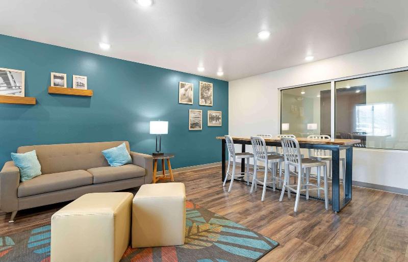 Woodspring Suites Orlando Airport image