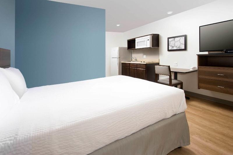 Woodspring Suites Orlando Airport image