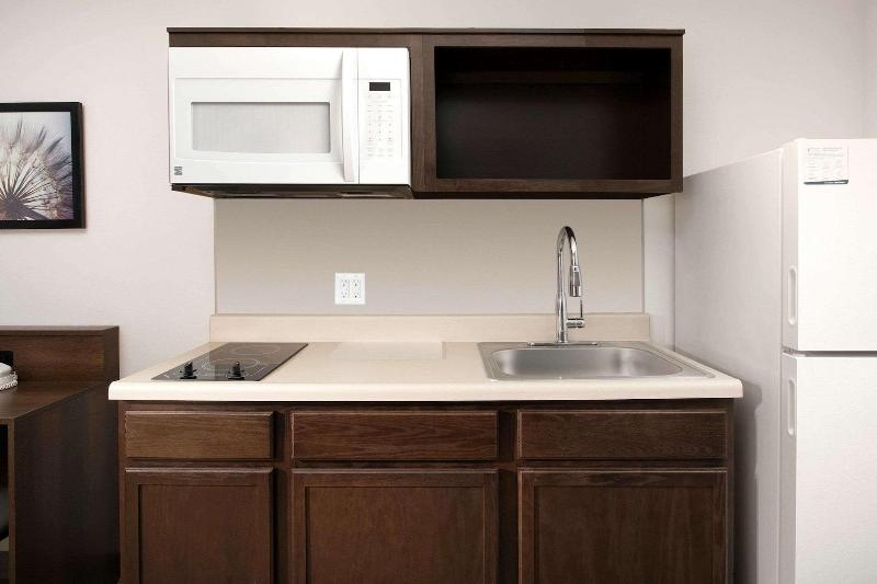 Woodspring Suites Orlando Airport image