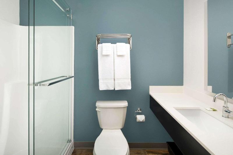 Woodspring Suites Orlando Airport image
