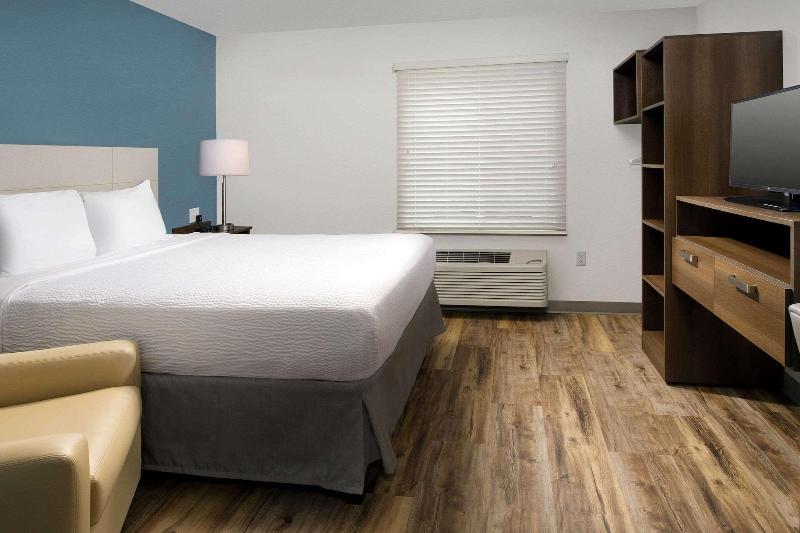 Woodspring Suites Orlando Airport image