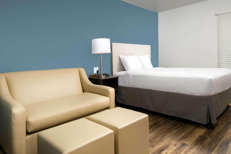 Woodspring Suites Orlando Airport image