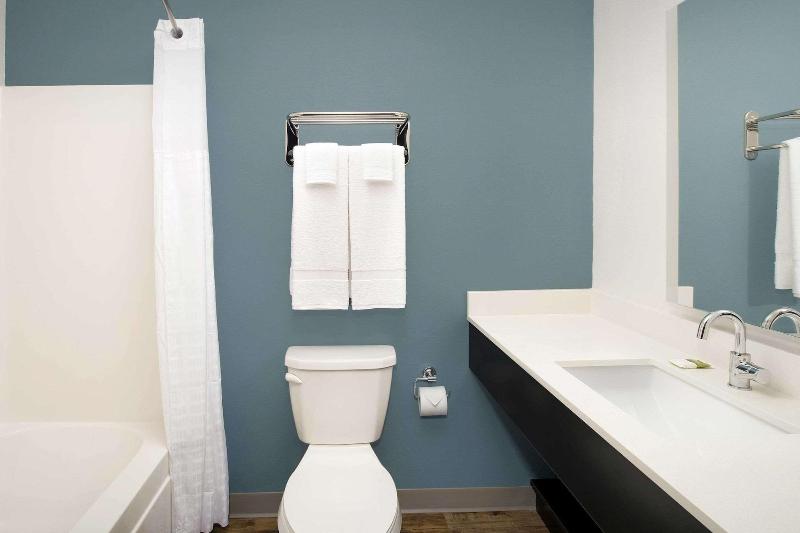 Woodspring Suites Orlando Airport image