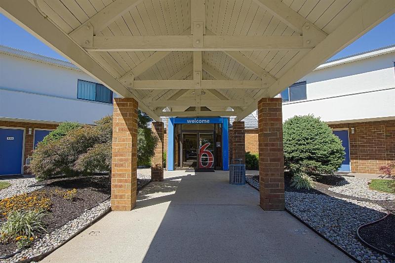 Motel 6 Piscataway image