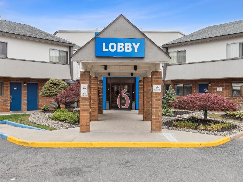 Motel 6 Piscataway image