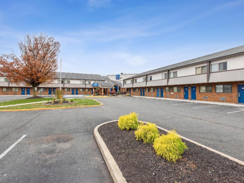 Motel 6 Piscataway image