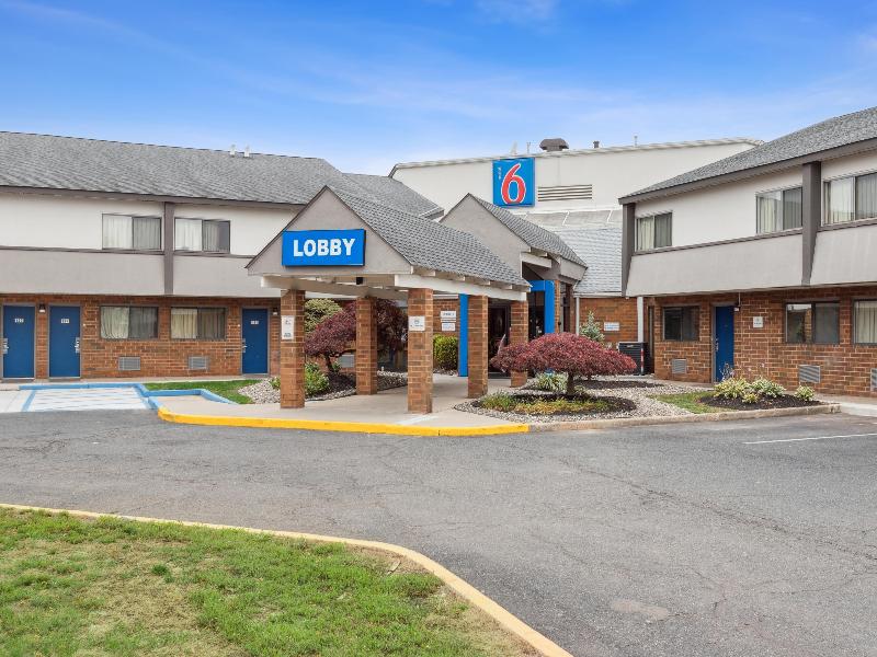 Motel 6 Piscataway image