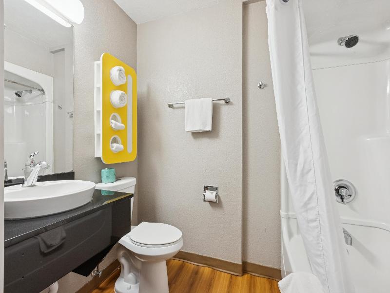 Motel 6 Piscataway image
