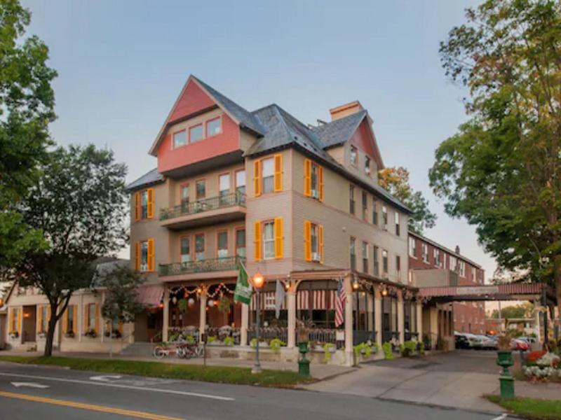 The Inn At Saratoga image