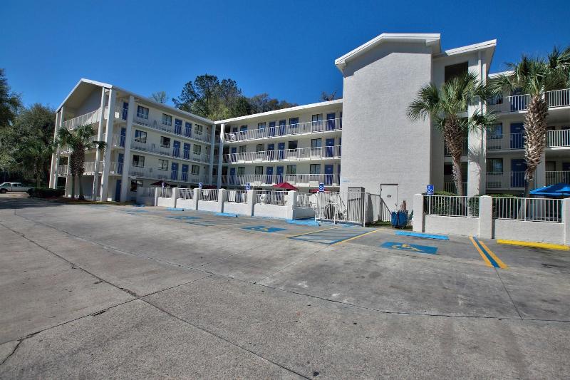 Loyalty Inn Tallahassee image