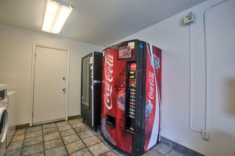 Loyalty Inn Tallahassee image