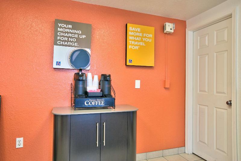 Loyalty Inn Tallahassee image