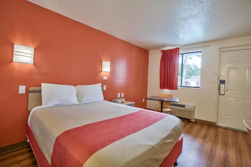 Loyalty Inn Tallahassee image