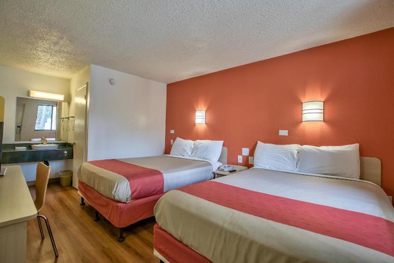 Loyalty Inn Tallahassee image