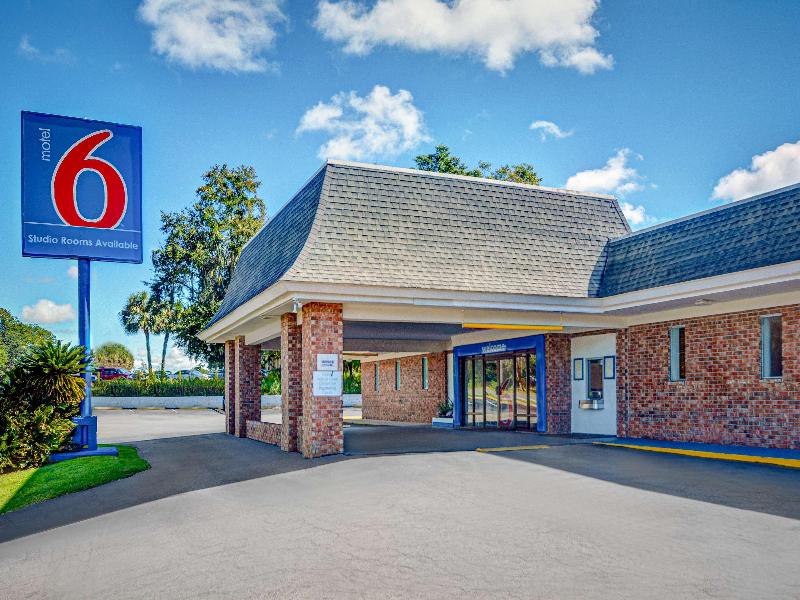 Motel 6 Tallahassee Downtown image