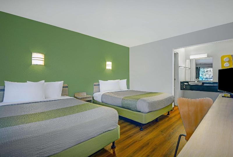 Motel 6 Tallahassee Downtown image