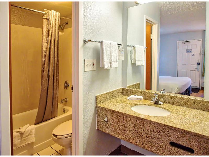 Motel 6 Buffalo Airport image