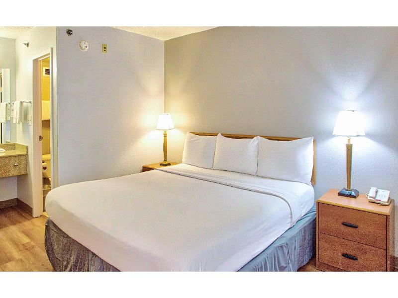 Motel 6 Buffalo Airport image