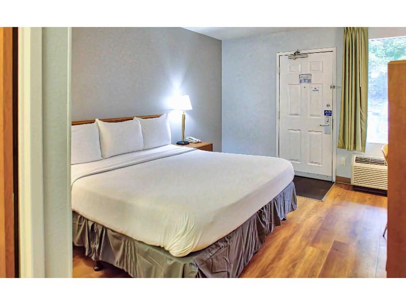 Motel 6 Buffalo Airport image
