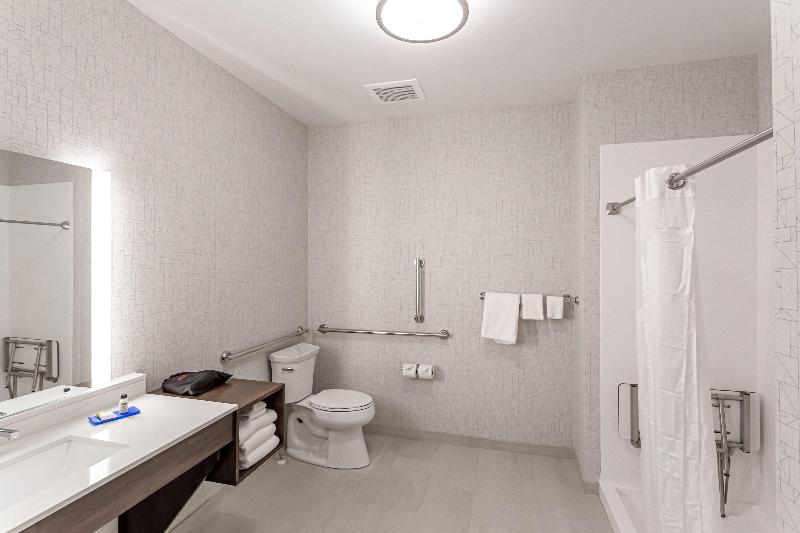 Holiday Inn Express Suites Columbus Worthington image