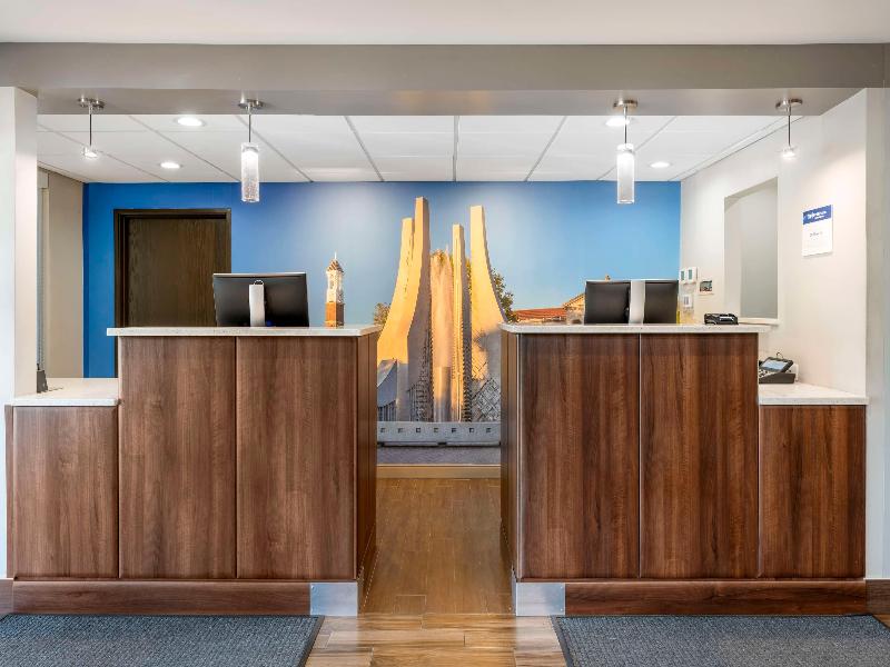 Best Western Plus Lafayette Hotel University Area