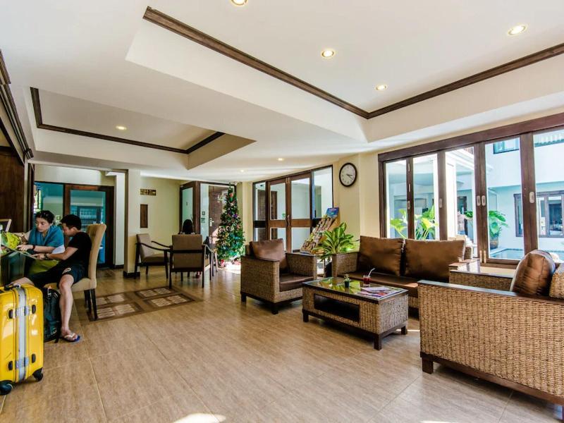 Golden Bell Hotel