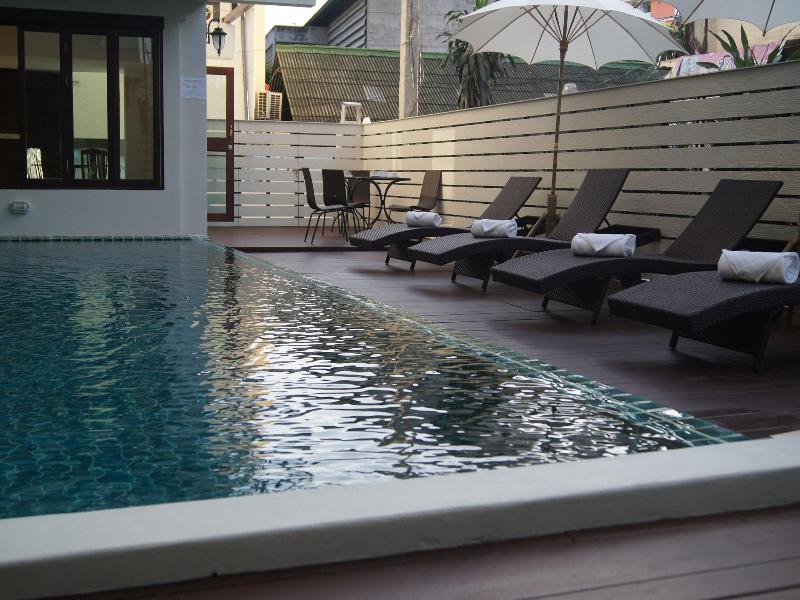 Golden Bell Hotel