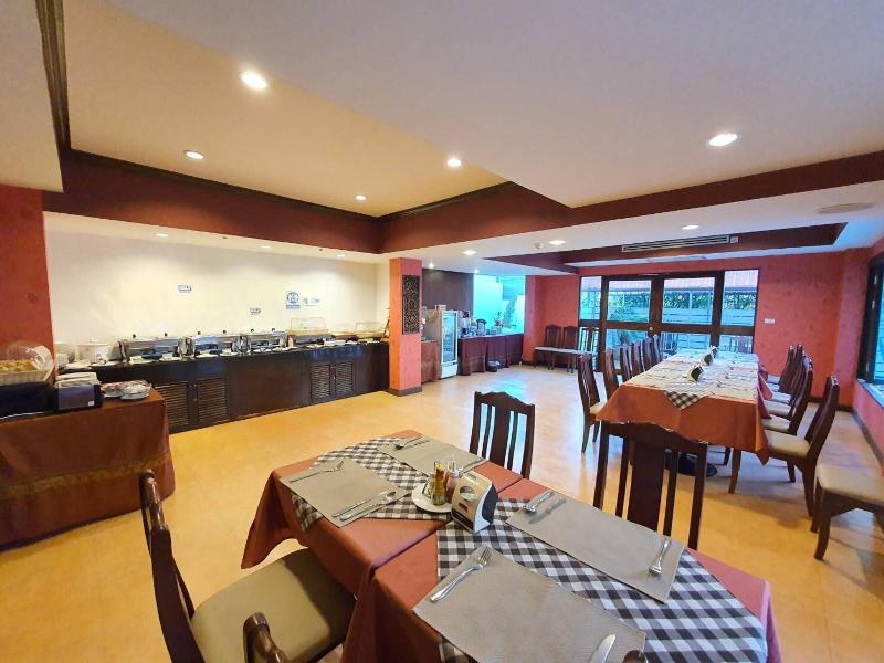 Golden Bell Hotel