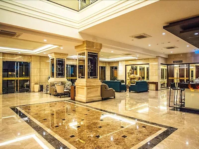 March Hotel image