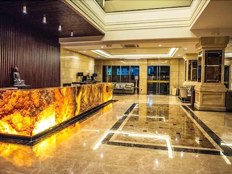 March Hotel image