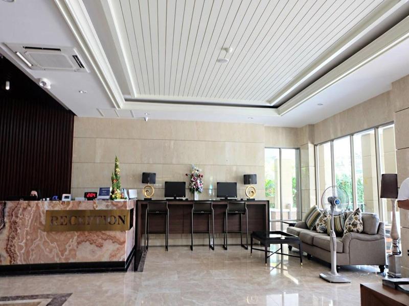 March Hotel image