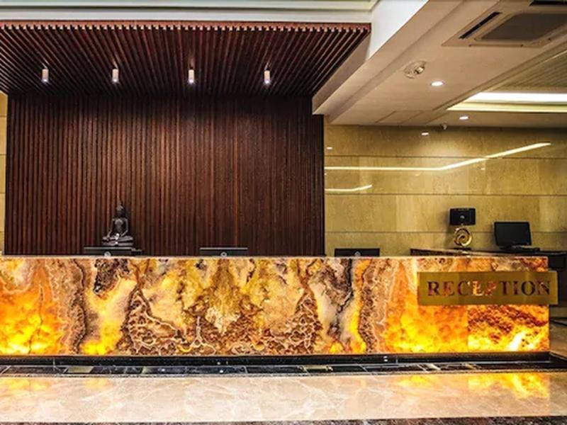March Hotel image