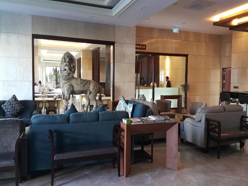 March Hotel image