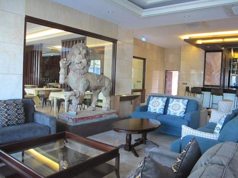 March Hotel image