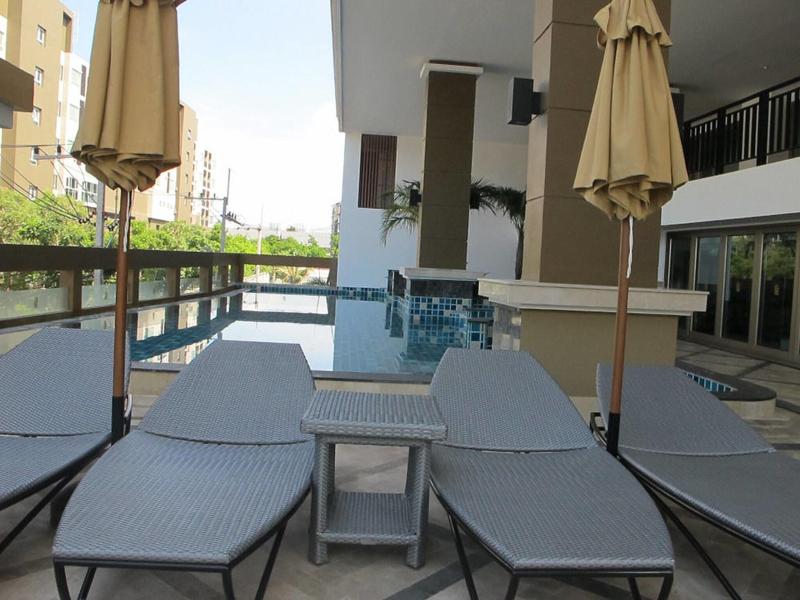 March Hotel image