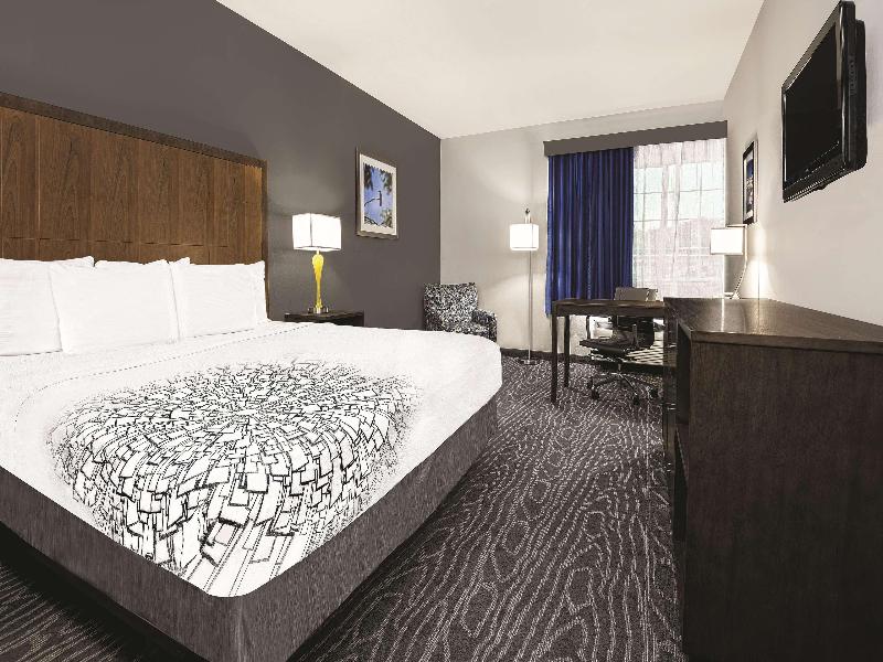 La Quinta Inn Suites By Wyndham Mercedes image