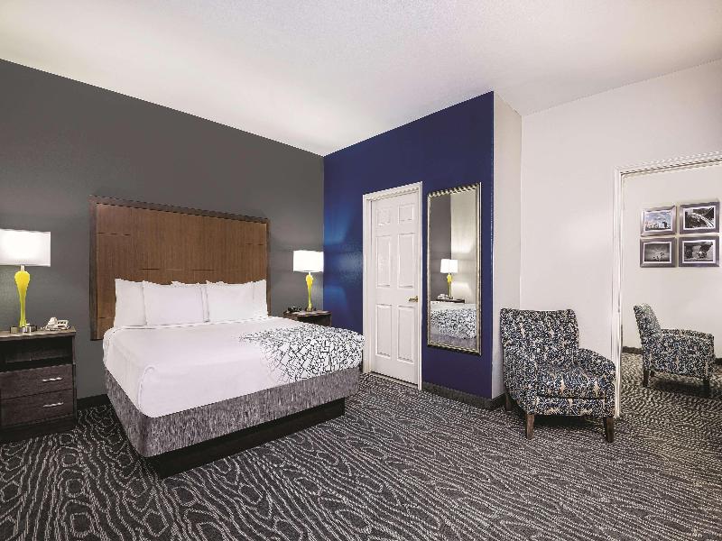 La Quinta Inn Suites By Wyndham Mercedes image