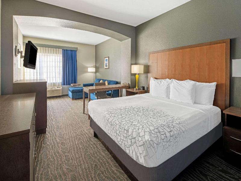 La Quinta Inn Suites By Wyndham Mercedes image