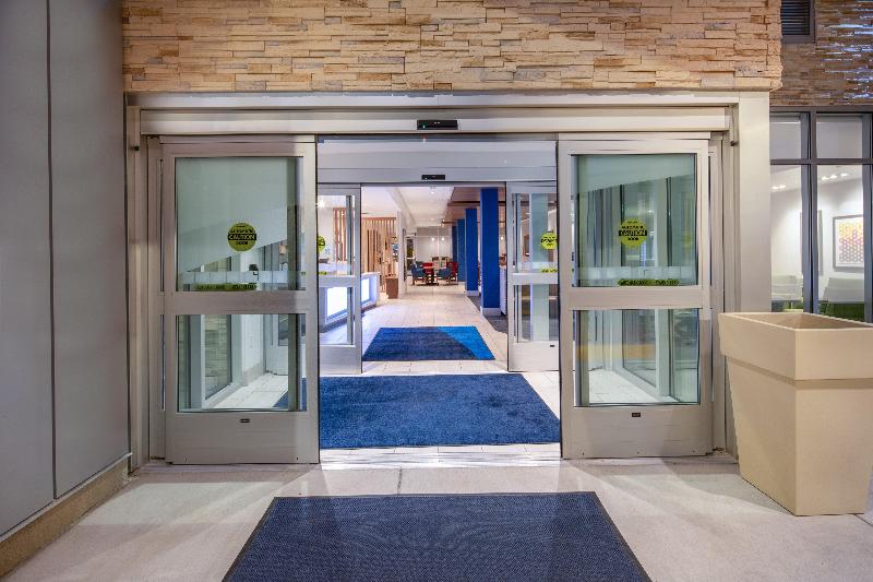 Holiday Inn Express & Suites Chico By IHG image