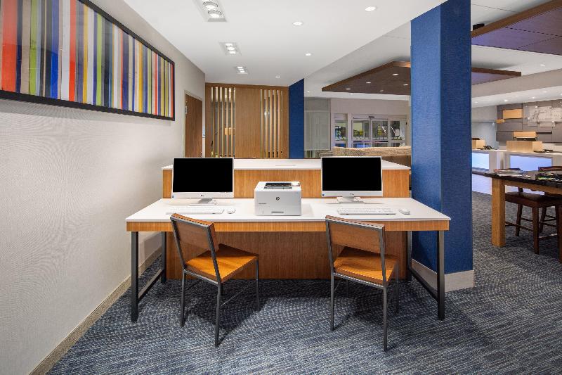 Holiday Inn Express & Suites Chico By IHG image