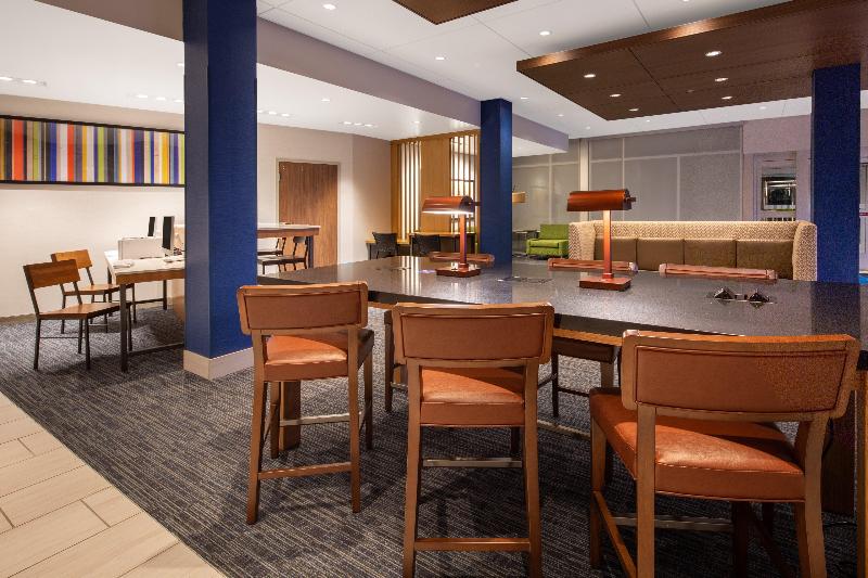Holiday Inn Express & Suites Chico By IHG image