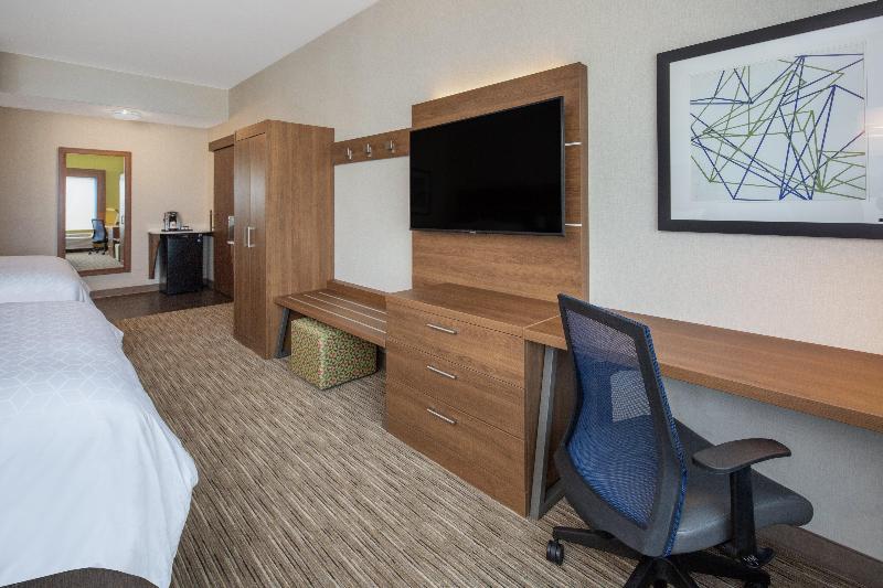 Holiday Inn Express & Suites Chico By IHG image