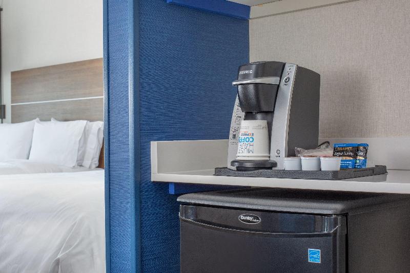 Holiday Inn Express & Suites Chico By IHG image