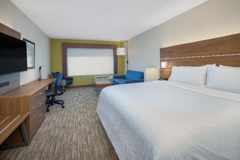 Holiday Inn Express & Suites Chico By IHG image