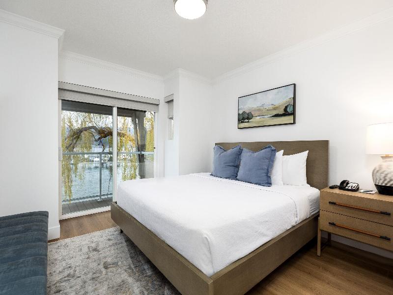 Manteo Resort Waterfront Hotel Villas image